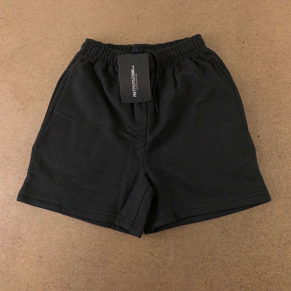 Pretty Little Thing Women's Size 0 Black Fleece 2 Pocket Sweat Shorts NWT